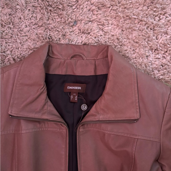 Danier leather jacket - Picture 2 of 2